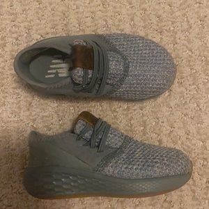 New Balance boys sneakers size 6.5.